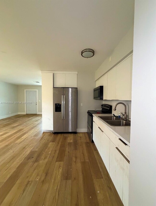 Building Photo - 706 S F St