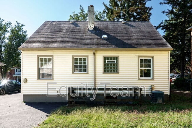 Building Photo - 3918 Odin Ave