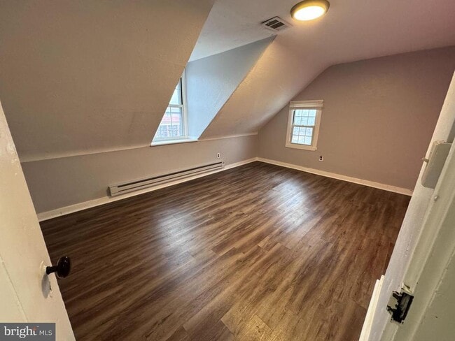 Building Photo - 25 E Main St