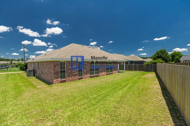 Building Photo - 3 Bed/2 Bath Home in Pearl