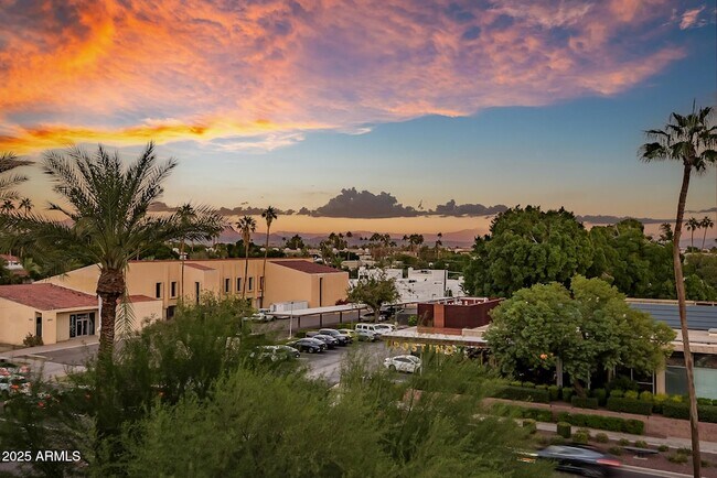 Building Photo - 7167 E Rancho Vista Dr