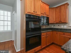 Building Photo - 564 Woodruff Ln