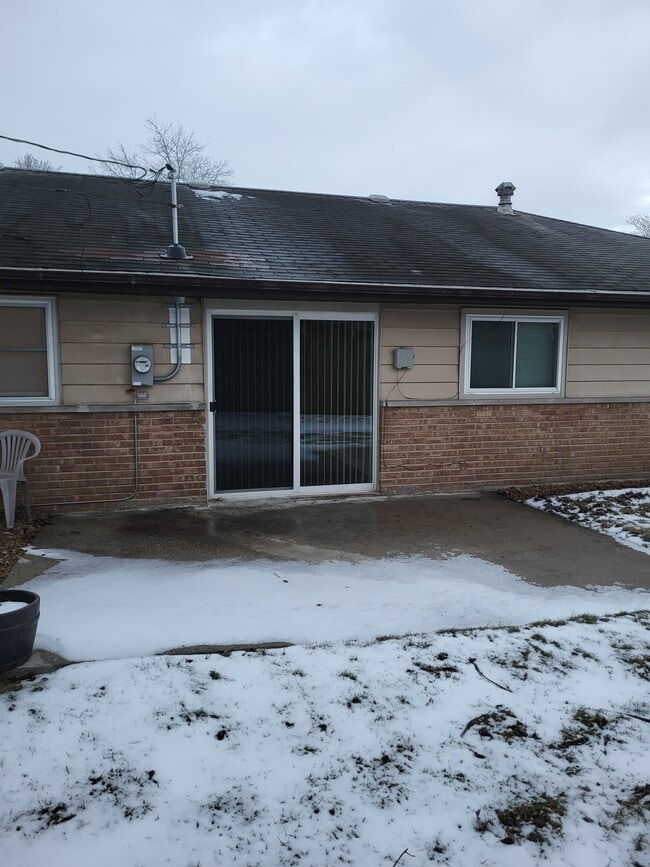 Building Photo - 517 Lakewood Blvd