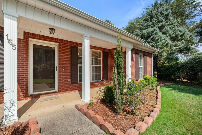 Building Photo - Great Location in the Heart of Madison!