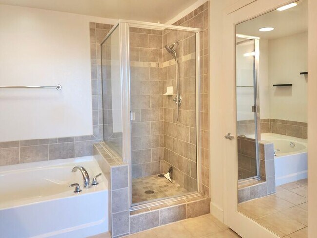 Building Photo - 12842 Palm St