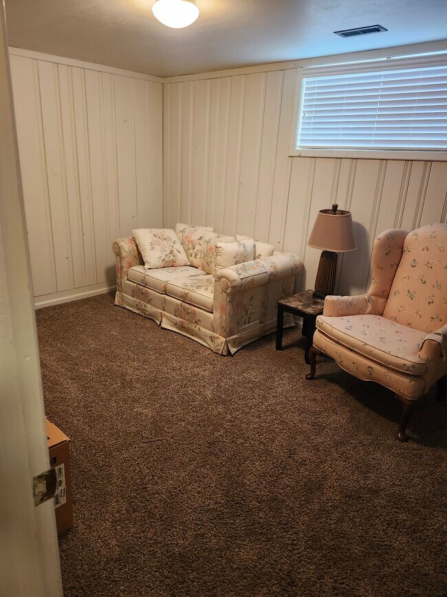 Building Photo - 830 Windmill Rd