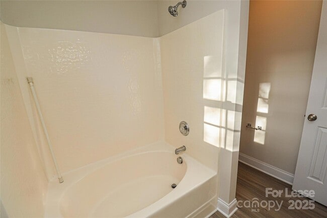Building Photo - 3007 Laurel Creek Ln