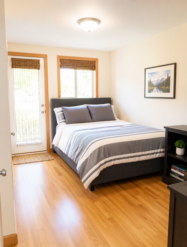 Building Photo - West Seattle Townhome