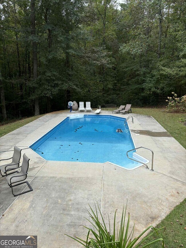 Building Photo - 68 Lancaster Way