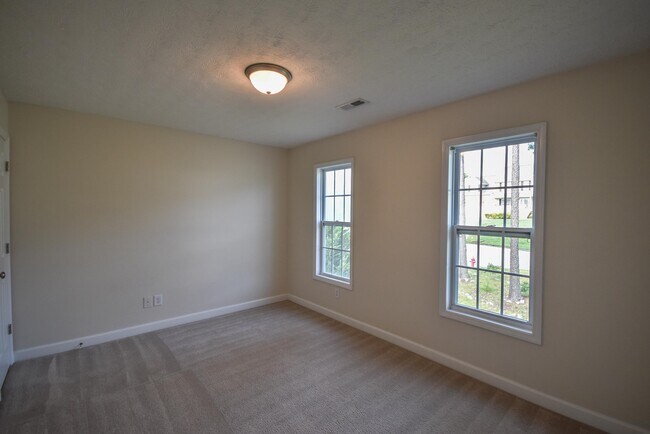 Building Photo - 217 Rolling Stone Ct