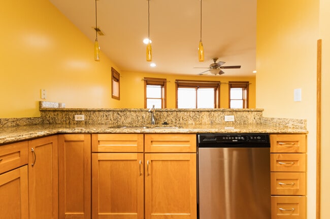 Building Photo - 301 S Leavitt St