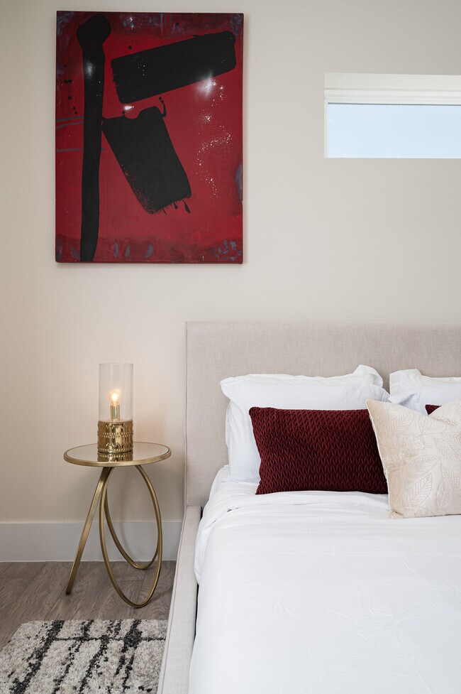 Building Photo - 913 Thompson St