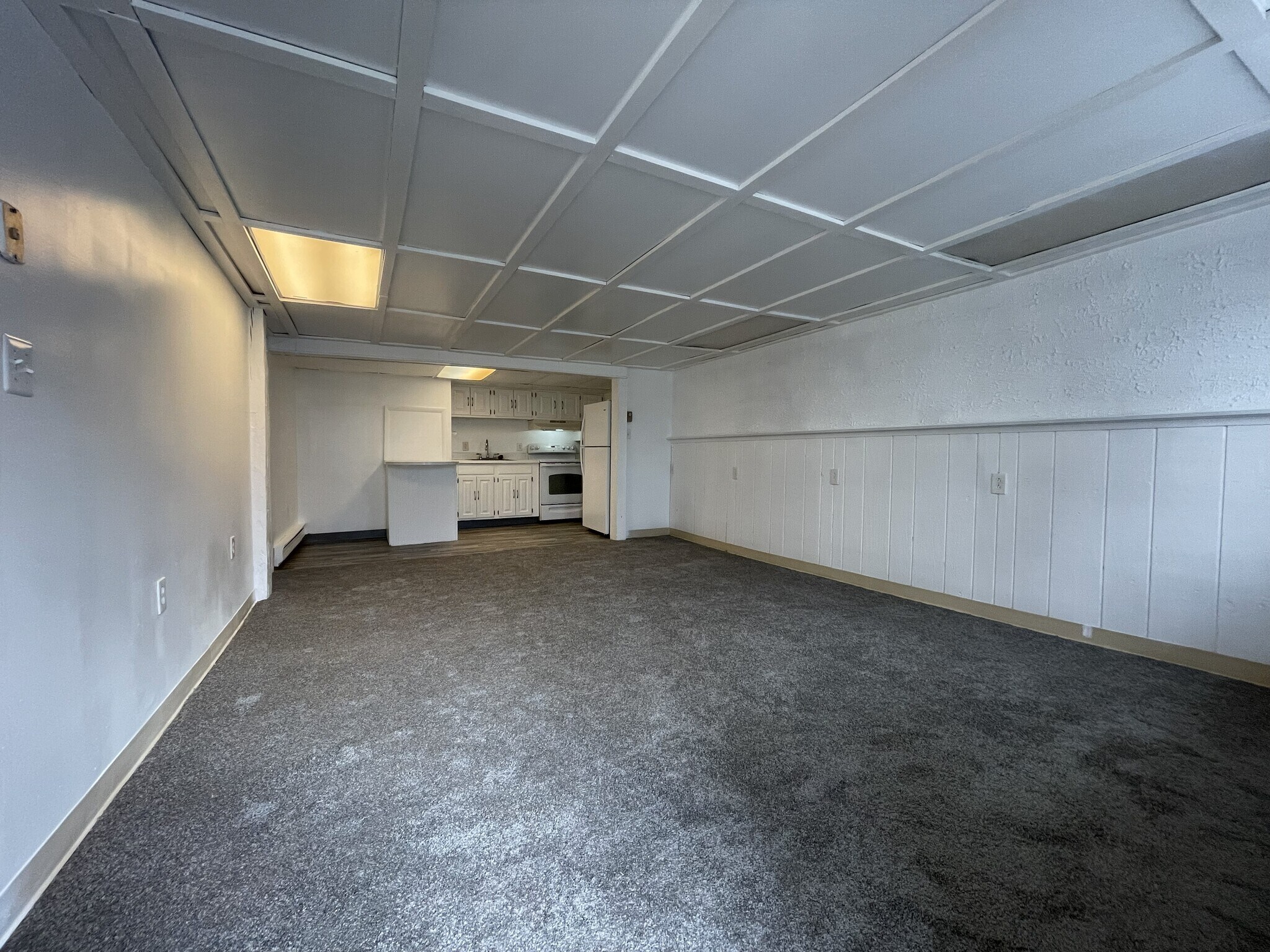 Large living room - 139 S York Rd