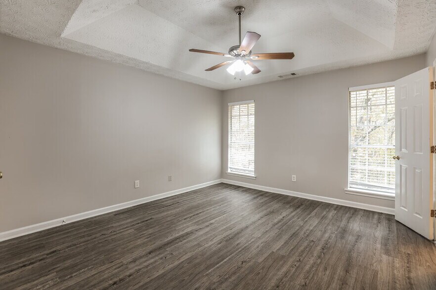 Building Photo - 5543 Dorsett Shoals Rd