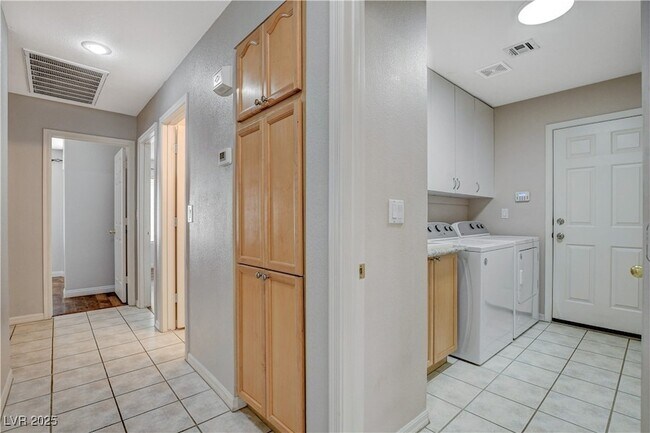 Building Photo - 3324 Misty Cloud Ct