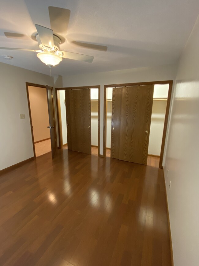Bedroom 1 - 112 S Waupansie St