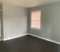 Building Photo - Cozy Two Bedroom Duplex in Lincoln Heights!