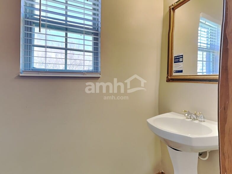 Building Photo - 6471 Willow Bend Dr