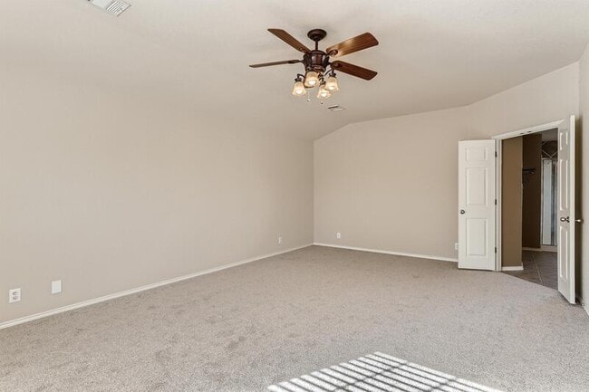 Building Photo - 8803 Redwood Bend