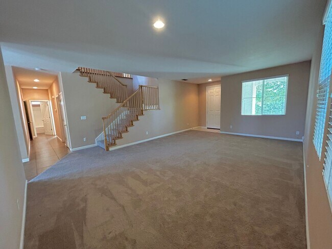 Building Photo - 6001 Jefjen Way