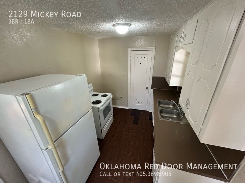 Building Photo - 2129 Mickey Rd
