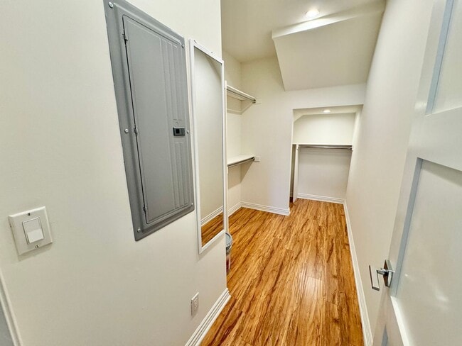 Building Photo - 8343 DUNBARTON - SHORT TERM LEASES AVAILABLE , NEWER*4 BD*3BA*TOWNHOME*PRIVATE YARD*WASHER/DRYER*