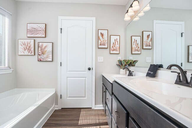 Building Photo - Brand new and fully furnished corporate executive home