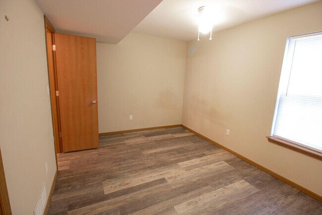 Building Photo - 1503 Greensboro Dr