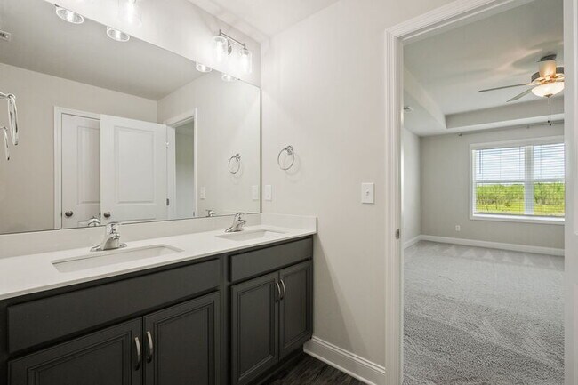 Building Photo - 236 Cherry Laurel Dr
