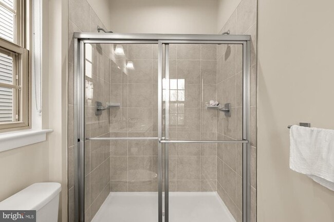 Building Photo - 9639 Tall Oaks Rd