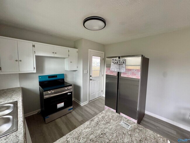 Building Photo - 1801 US Hwy 72 W