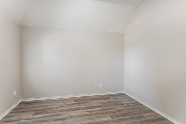 Building Photo - 1013 Bainbridge Ln