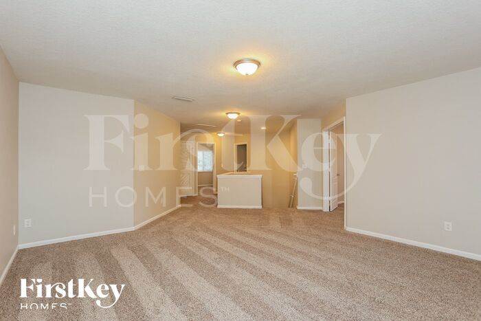 Building Photo - 76112 Deerwood Dr