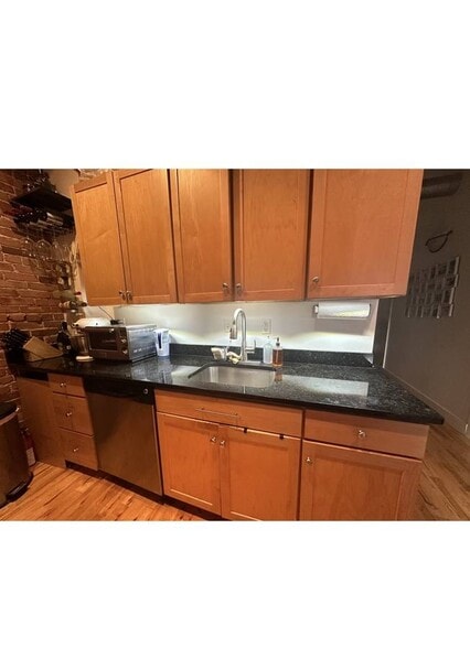 Building Photo - 88 Franklin St