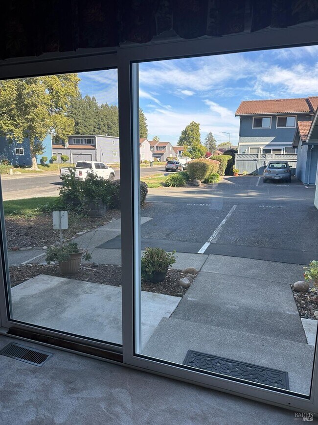 Building Photo - 5053 Country Club Dr