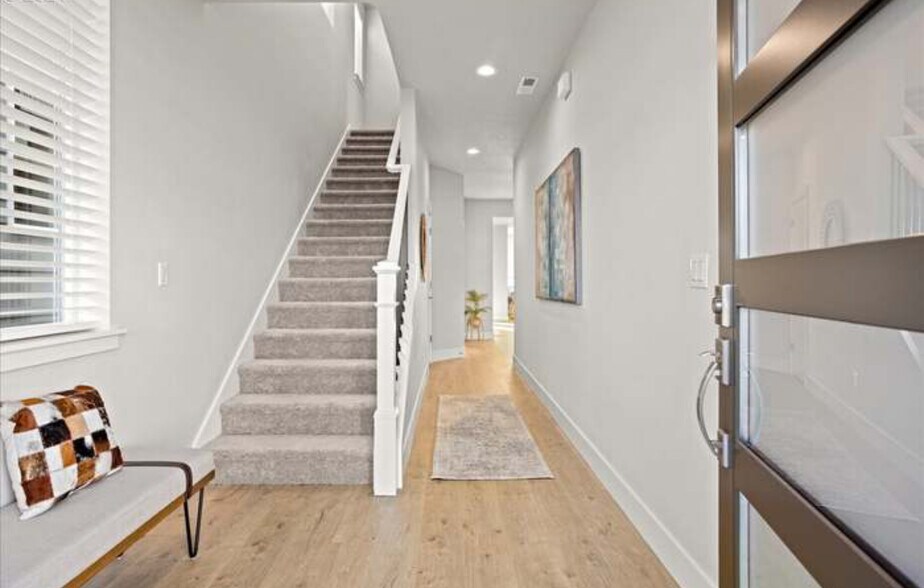 Building Photo - 13911 SW 172nd Ave