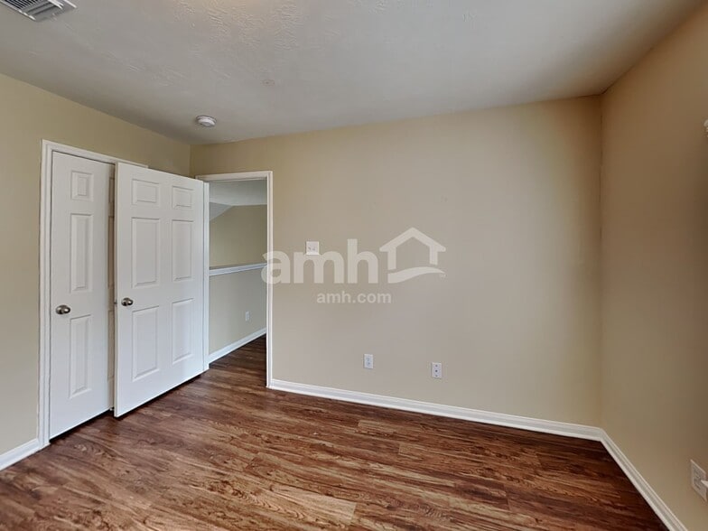 Building Photo - 4919 Chase Wick Dr