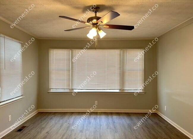 Building Photo - 2776 Palm Dr