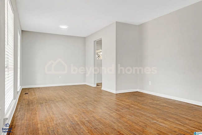 Building Photo - 4012 Hazelwood Rd