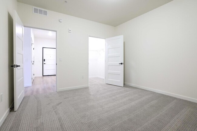 Building Photo - 28 7th St NE