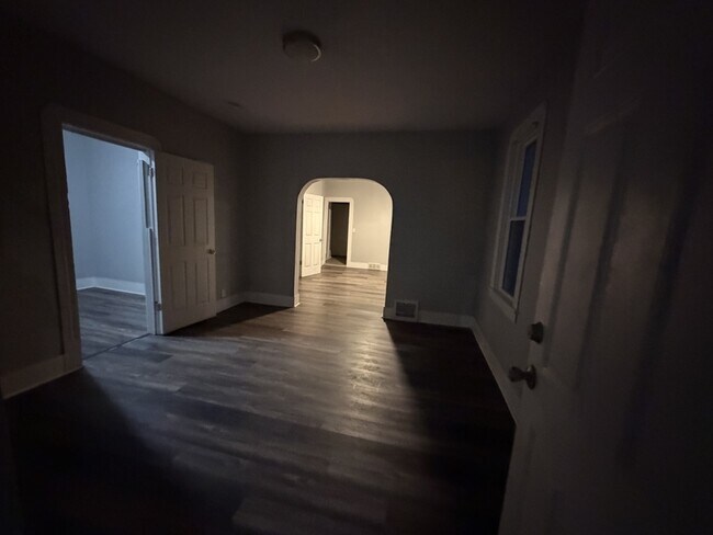 Building Photo - 4144 Hyde Ave