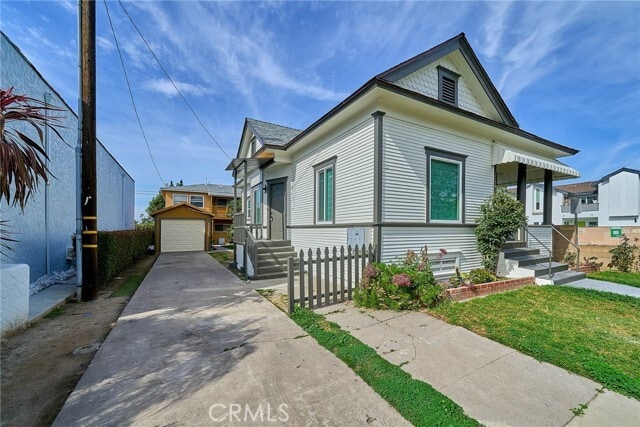 Building Photo - 844 N Van Ness Ave