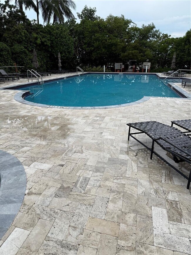 Building Photo - 17050 N Bay Rd