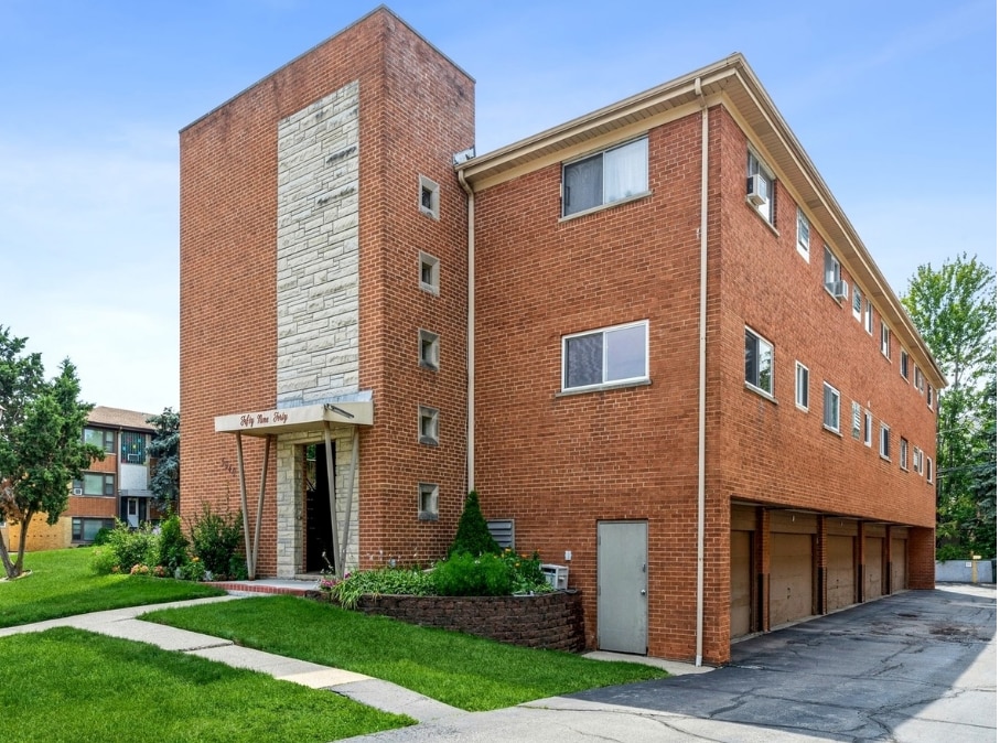 Garage Heated Parking - 5940 N Odell Ave