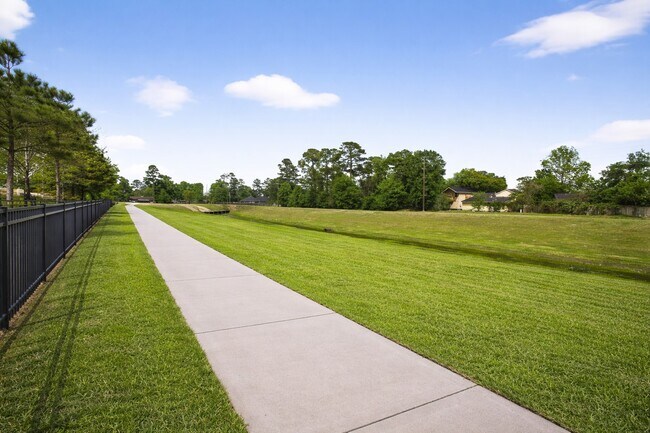 Building Photo - 16817 Pink Wintergreen Dr