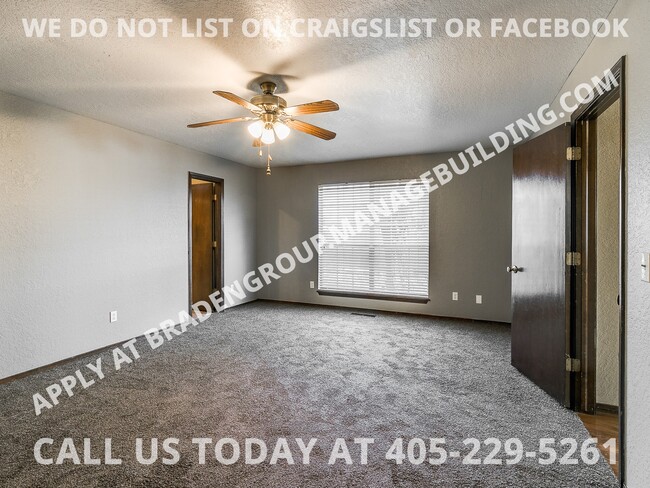 Building Photo - 3837 Sunward Cir