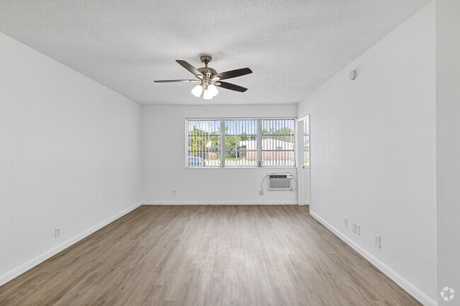 Apt 509 - 1BR, 1BA - Pine Crest Apartments