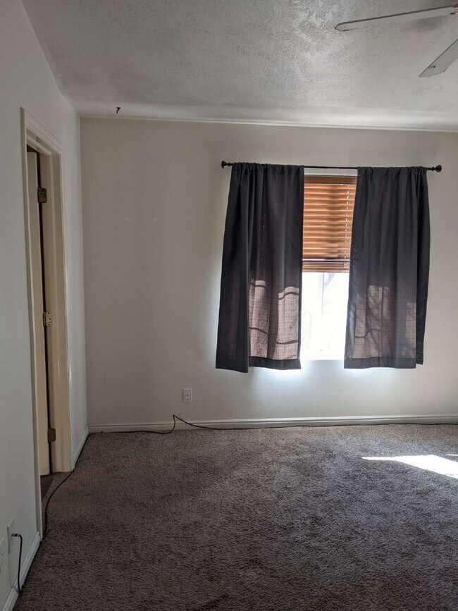 Building Photo - 3-Bed Townhouse in Saint George with Spacious 1400 Sq Ft Layout "