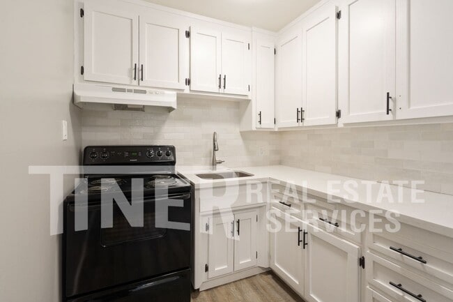 Building Photo - 1111 W St