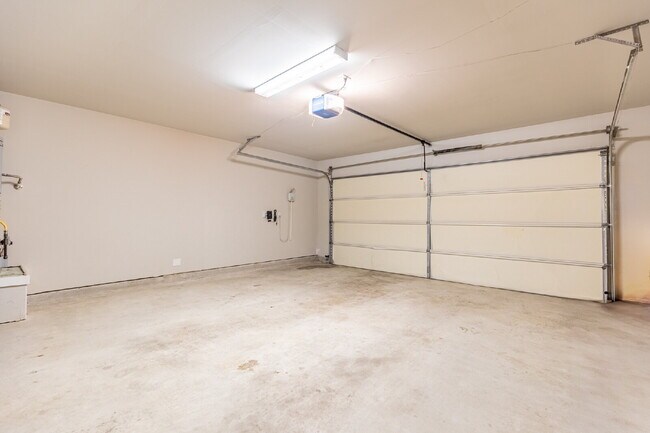 Building Photo - 10583 Penelope Way